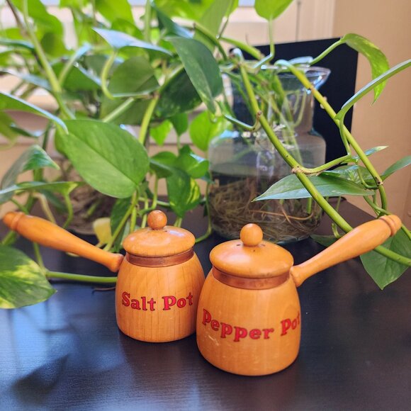Vintage Salt Pot & Pepper Pot Handled Copper Accent MCM Wood Shakers - Picture 1 of 13